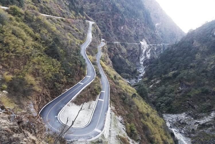 西藏“4.25”地震灾后交通恢复重建（一期）工程